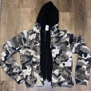 Double Layered Camouflage Hooded Jacket